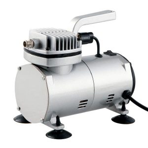 Be alyvos stūmoklinis oro kompresorius